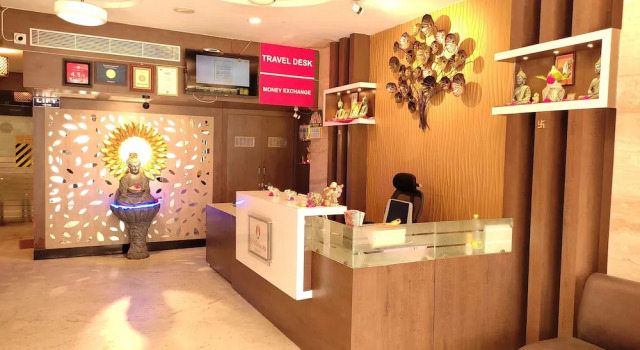 Sri Maharaja Residency