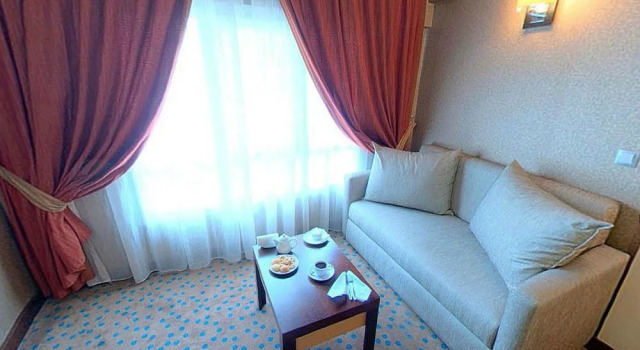 Mom Hotel