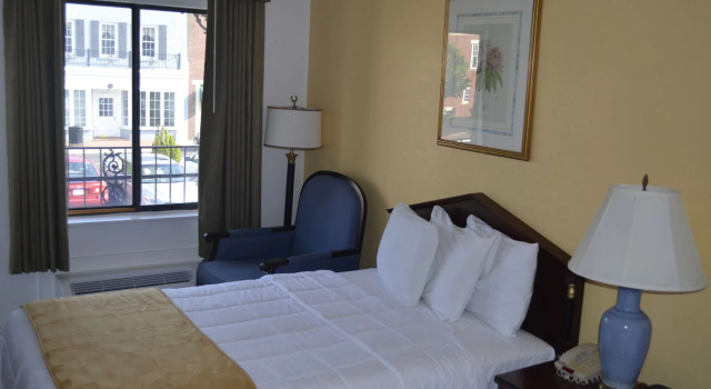 Olde Towne Inn, Забронировать Отель Отели Манассас 3 звезды, 3*
