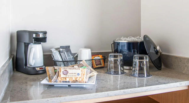 Четырёхместный номер Standard Hyatt Place Newark-Silicon Valley