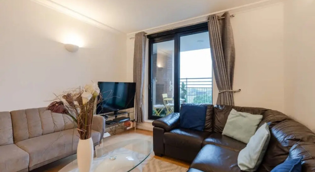 Central 2BR Home in Heart of Kensington, 4 Guests