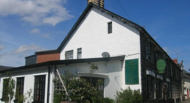 The Horseshoe Guesthouse, Забронировать Гостевой дом Отели Сноудония с парковкой, Парковка