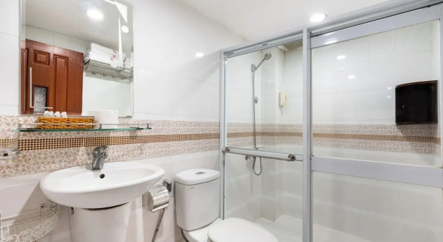 Номер Standard King Hotel Sai Gon Airport 
