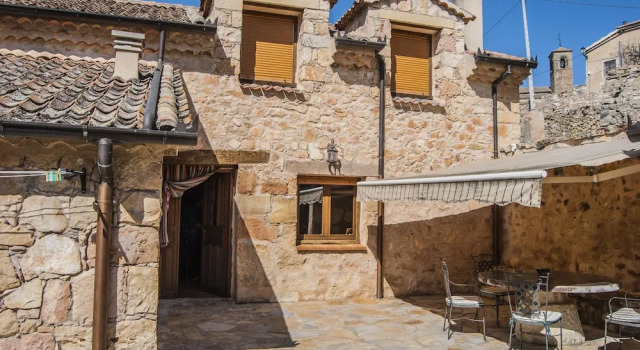 La Fuente del Poval, Prenota Hotel Caballar 
