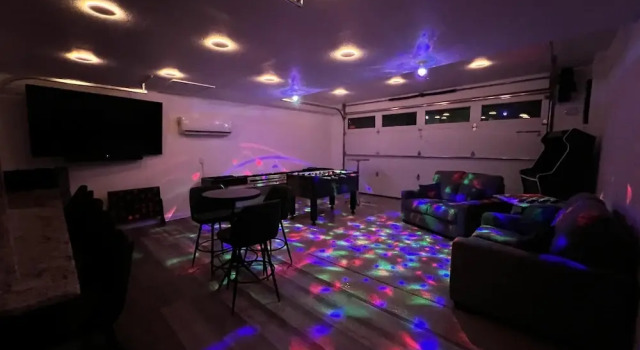 Коттедж Cozy Digs Lake Lodge w/ 2 Decks, Game Room, Private Dock & Boat Slip