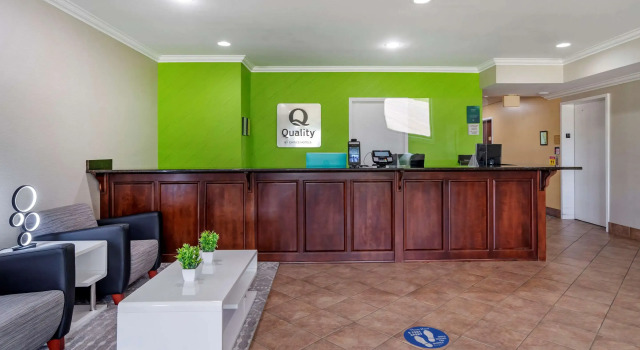 Quality Inn & Suites, Prenota Hotel Hotel a Alabama con parcheggio, Parcheggio