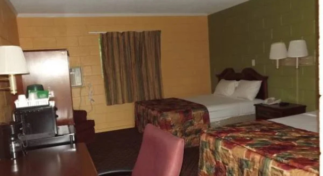 Deluxe Inn, Varaa Hotelli Kenly Pohjois-Carolina