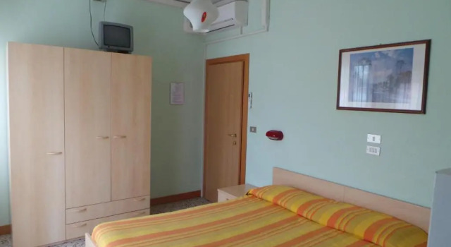 Трёхместный номер Standard с балконом Hotel Graziana