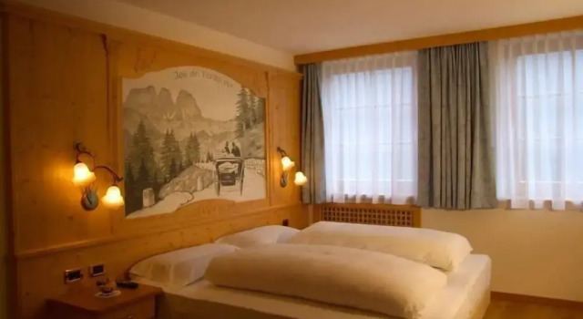 Design Chalet Zirm - check-in at Olympia Hotel, Забронировать Шале Коттеджи Livinallongo del Col di Lana, Коттедж