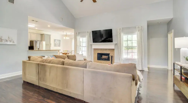< 1 Mi to Beach - Home w/ Deck & Yard in Waveland!, Buchen Sie Ferienhaus Cottages in Mississippi, Cottage
