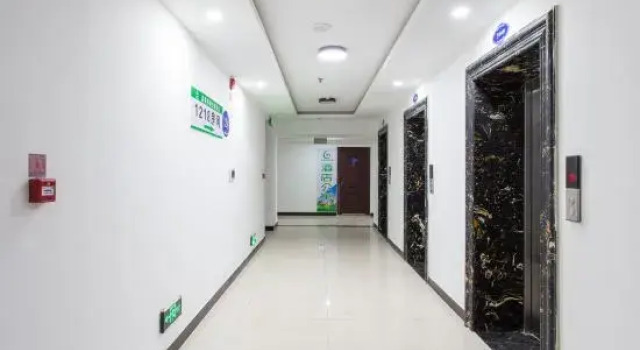Blueberry Chain Hotel Apartment (Linyi Hailian International Plaza), Prenota Appartamento Hotel a Shandong con parcheggio, Parcheggio