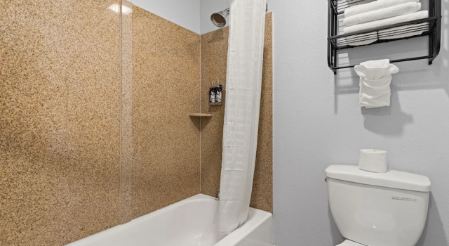 Четырёхместный номер Deluxe Bay Breeze Inn