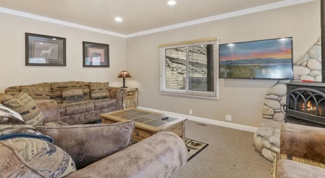 31 - Serenity Pines 4 Bedroom Home by Redawning, Book Hotel 3-stjernede hoteller i Moonridge, 3*