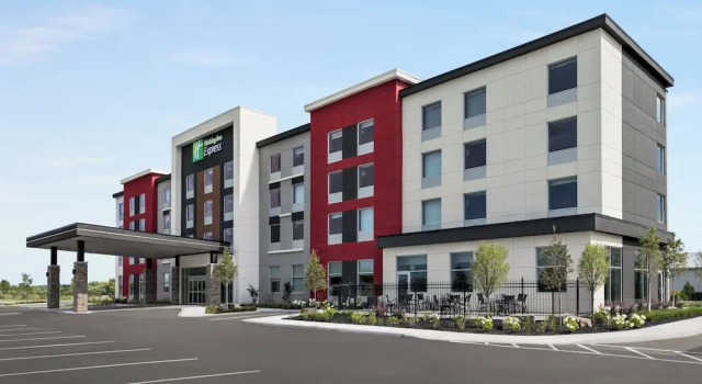 Holiday Inn Express Strathroy by IHG, Varaa Hotelli  