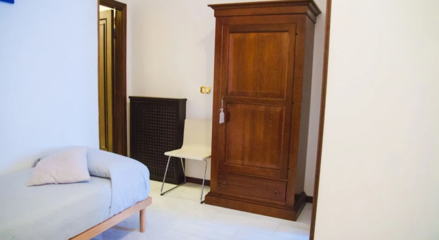 Sweet Rooms in Easy House, Book Hotel Napoli Campania