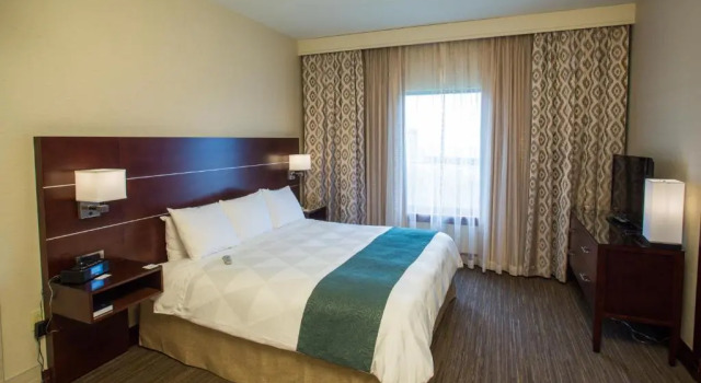 Двухместный номер Superior Wyndham Moline on John Deere Commons