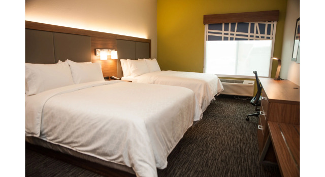 Holiday Inn Express Hotel & Suites Norfolk, Book Hotel Hoteller i Norfolk med parkering, Parkering