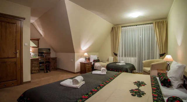 Трёхместный номер Standard с балконом Pensjonat Orlik Mountain Resort&SPA