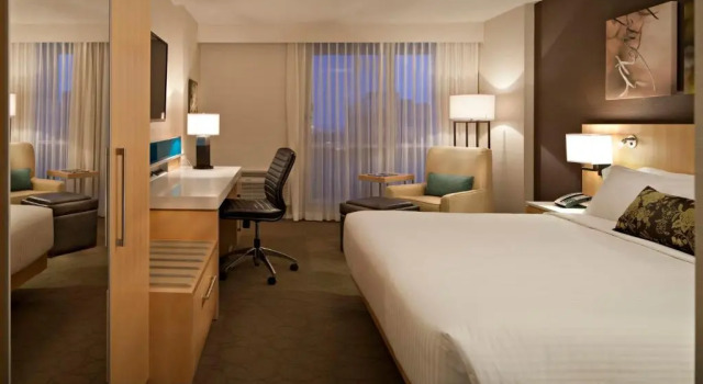 Номер Premium Delta Hotels by Marriott Winnipeg