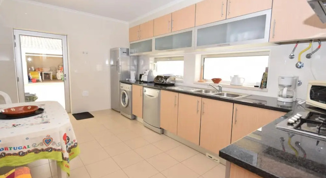 Вилла Modern Villa in Sao Martinho do Porto With Swimming Pool