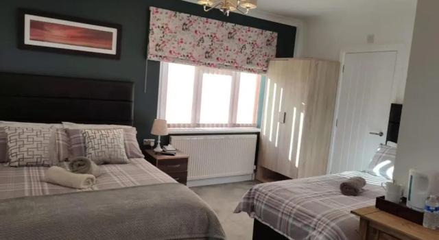 Трёхместный номер Standard Family room with private bathroom