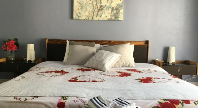 Warm and Sweet Room in West Vancouver, 预订 酒店 西温哥华 North Vancouver Ski Area