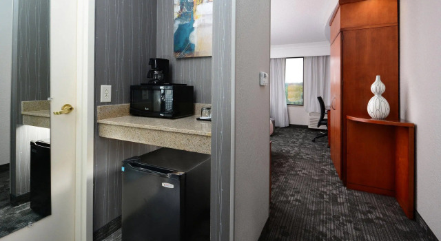 Двухместный номер Standard Courtyard Danville