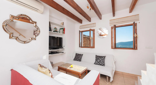Elias Neil House, Book Apartment Andratx 