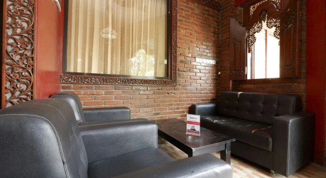 RedDoorz near GOR Manunggal Jati Majapahit