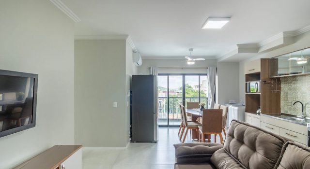 Condominium w/ Pool, 450 m fr/ the sea and 650 m fr/ Beto Carrero World - Lavs, Забронировать Апартаменты/квартира Пенья Санта-Катарина