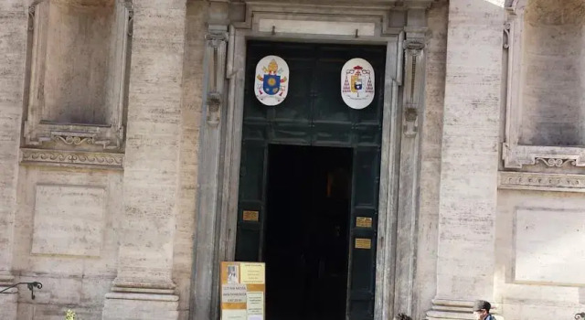 Loft Colosseo, Забронировать Апартаменты/квартира Рионе Монти Рим, рядом с Piazza della Madonna dei Monti