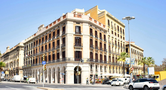 Port in Barcelona with 1 bedrooms and 1 bathrooms, Забронировать Отель Барселона провинция Барселона, рядом с Приход Св. Августина