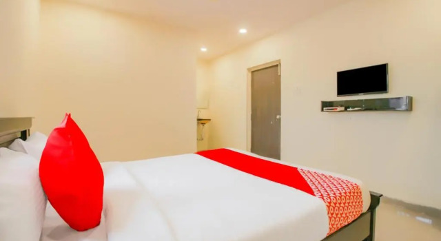 SPOT ON Pnd Complex, Varaa Hotelli Edulliset hotellit kohteessa Telangana