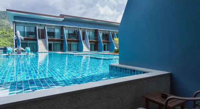 Двухместный номер Deluxe с балконом и с видом на бассейн The Phu Beach Hotel - SHA Plus