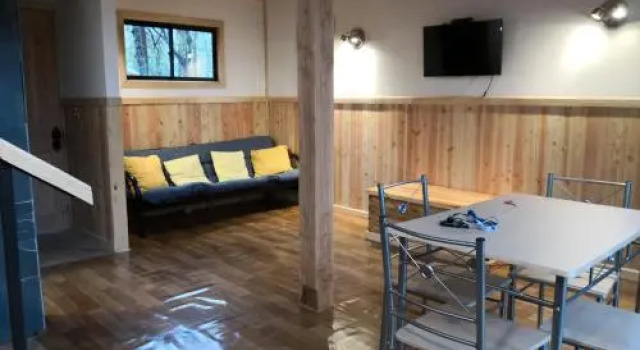 Cabañas Los Hualles con tinaja caliente, Rezervovat Hotel Hotely v Araucanía s parkováním, Parkování