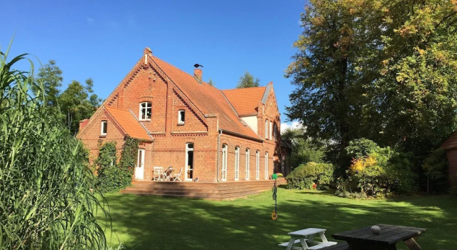 Spacious Apartment With Garden in Boisendorf