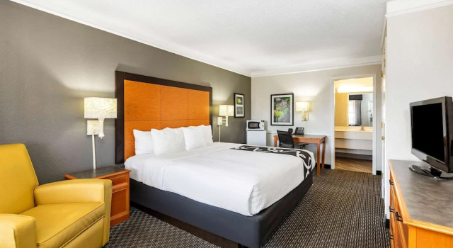 Люкс c 1 комнатой La Quinta Inn by Wyndham El Paso - Airport