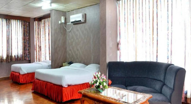 Excel Palace Hotel, Book Hotel Bahan 