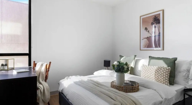 A Chic 2BR Apt Near Melbourne Uni, Free Parking, Забронировать Апартаменты/квартира Мельбурн Melbourne Region, рядом с Federal Court of Australia