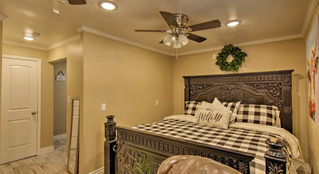 Коттедж Walk to Texas Tech! Cozy Lubbock Gem w/ Patio
