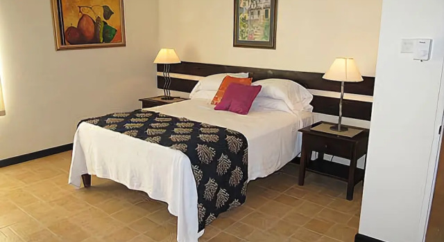 Marblue Villa Suites, Prenota Villa Treasure Beach Saint Elizabeth
