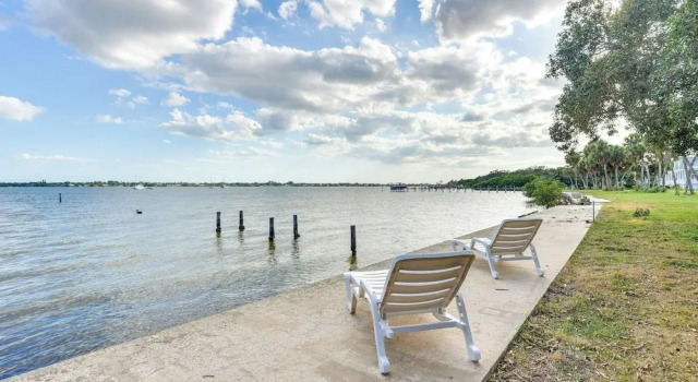Коттедж Palmetto Home w/ Manatee River Access!
