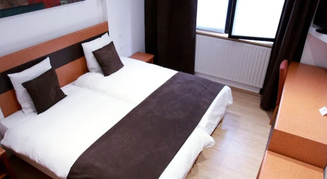 Двухместный номер Standard с балконом Hotel des Vosges