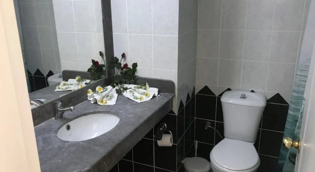 Двухместный номер Standard с балконом и с красивым видом из окна Aymes Hotel