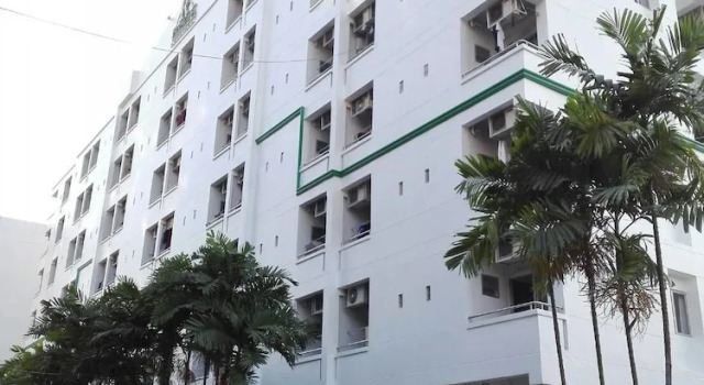 Ritratana Apartment