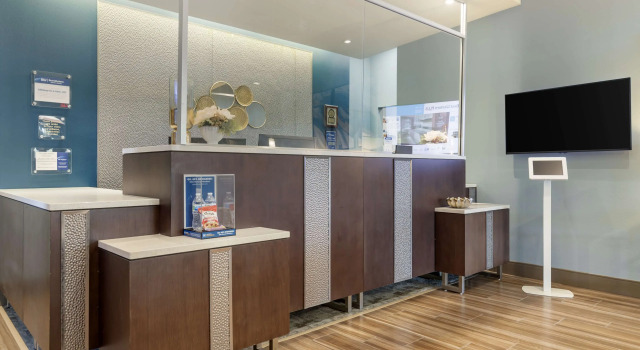 Best Western Plus Edinburg Inn & Suites, Забронировать Отель Эдинберг Rio Grande Valley, рядом с South Texas Health System