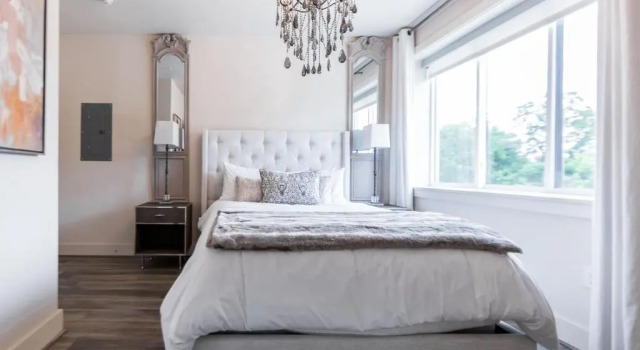 Люкс Deluxe The Bishop Arts Hotel by Qresorts