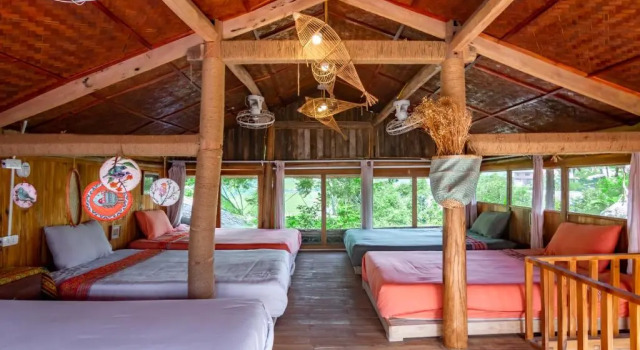 Кровать в общем номере Toce House Tả van