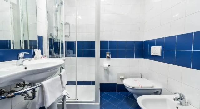 Трёхместный номер West Point Airport Hotel