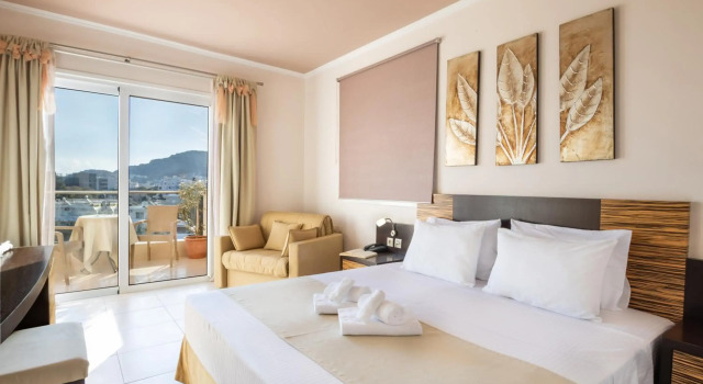 Nereides Hotel, Prenota Hotel Adia 